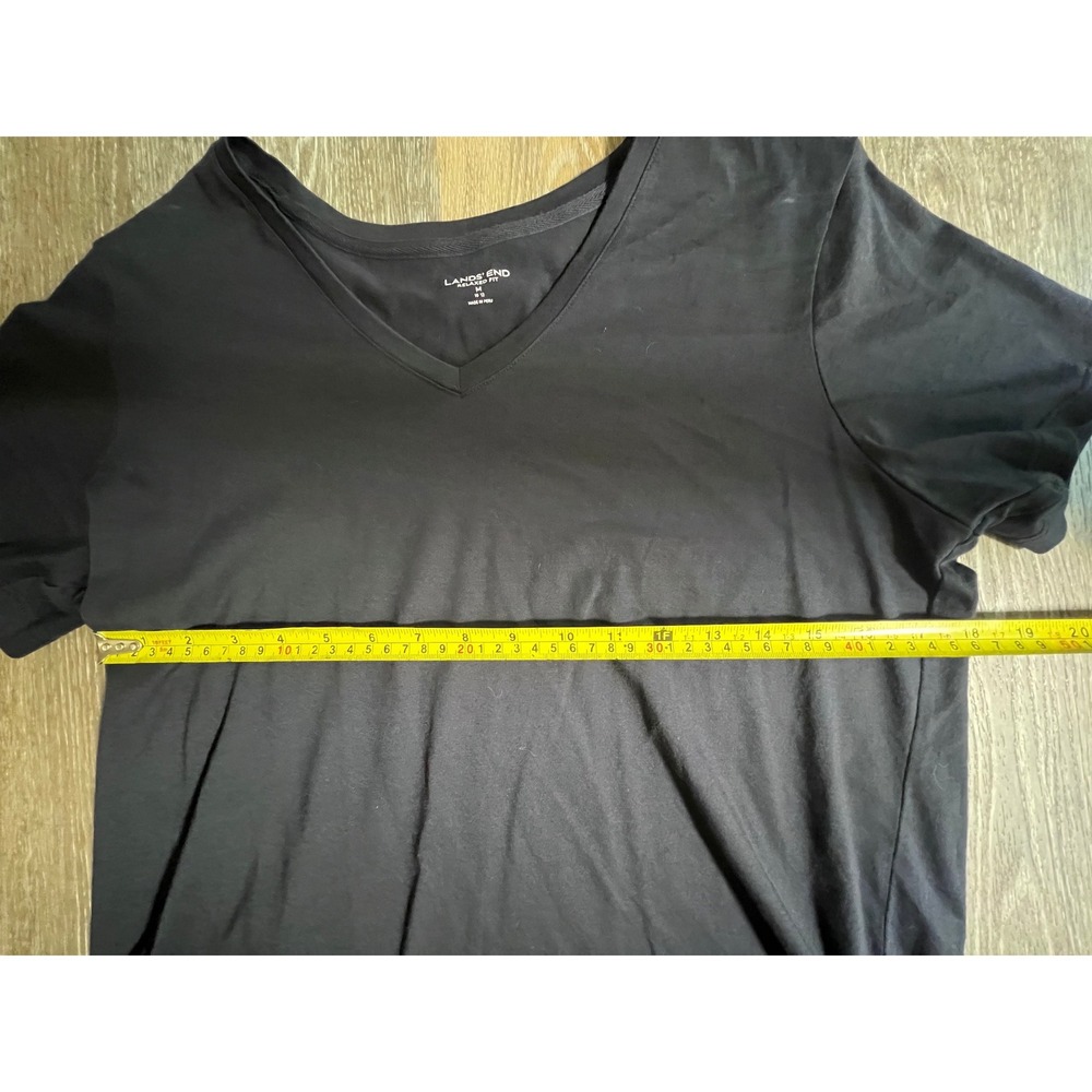 Lands End T-Shirt Womens Medium Black Excellent Relaxed Fit V-Neck Short Sleeve - Picture 3 of 6